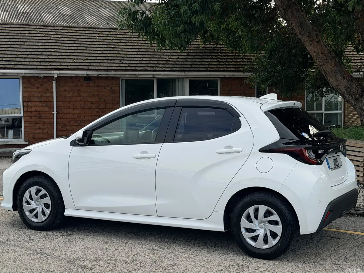 Toyota Yaris Hatchback, Petrol Hybrid, 2025, White
