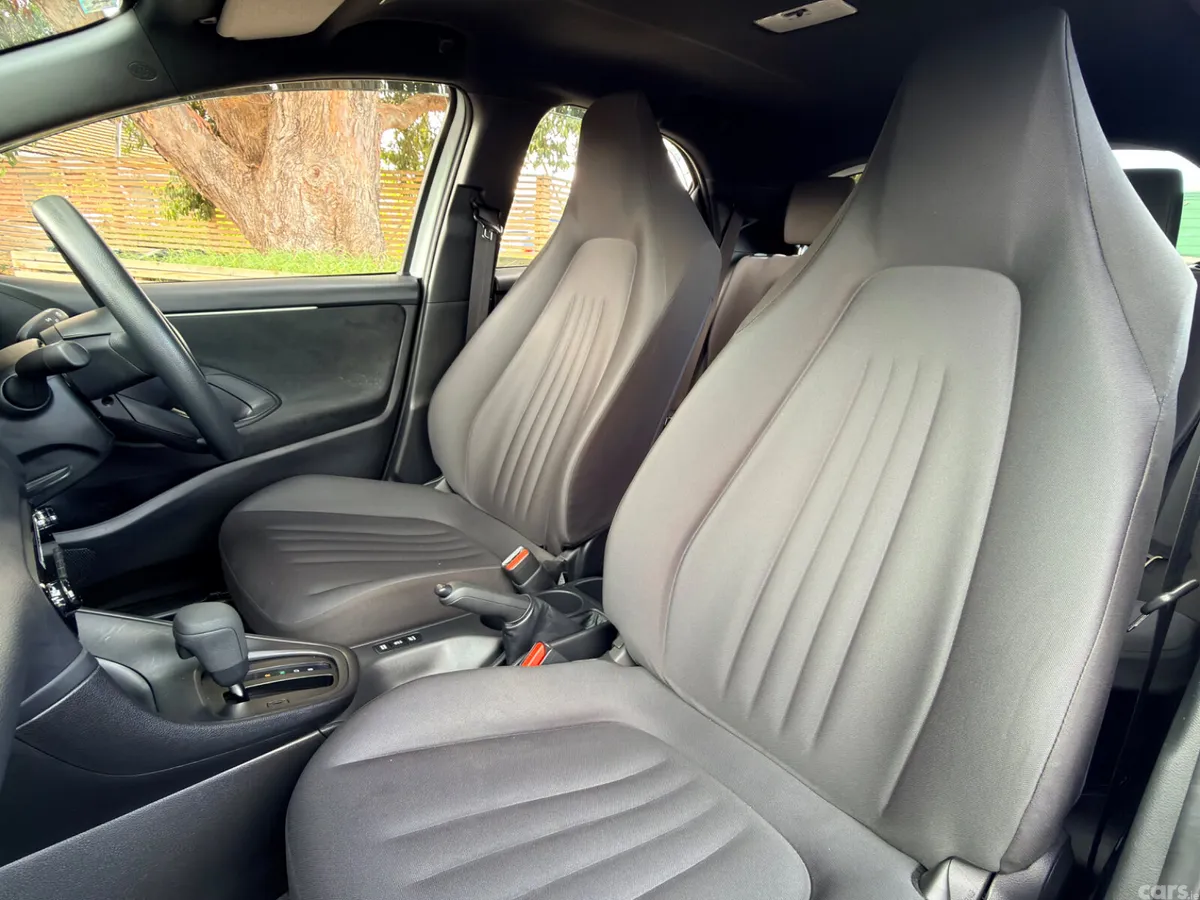 Toyota Yaris Hatchback, Petrol Hybrid, 2025, White