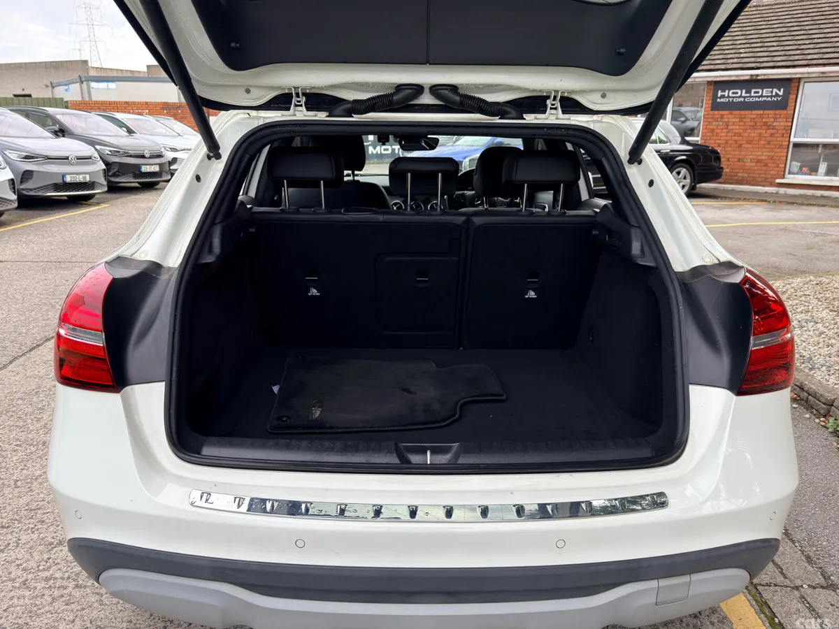 Mercedes-Benz GLA Hatchback, Petrol, 2017, White