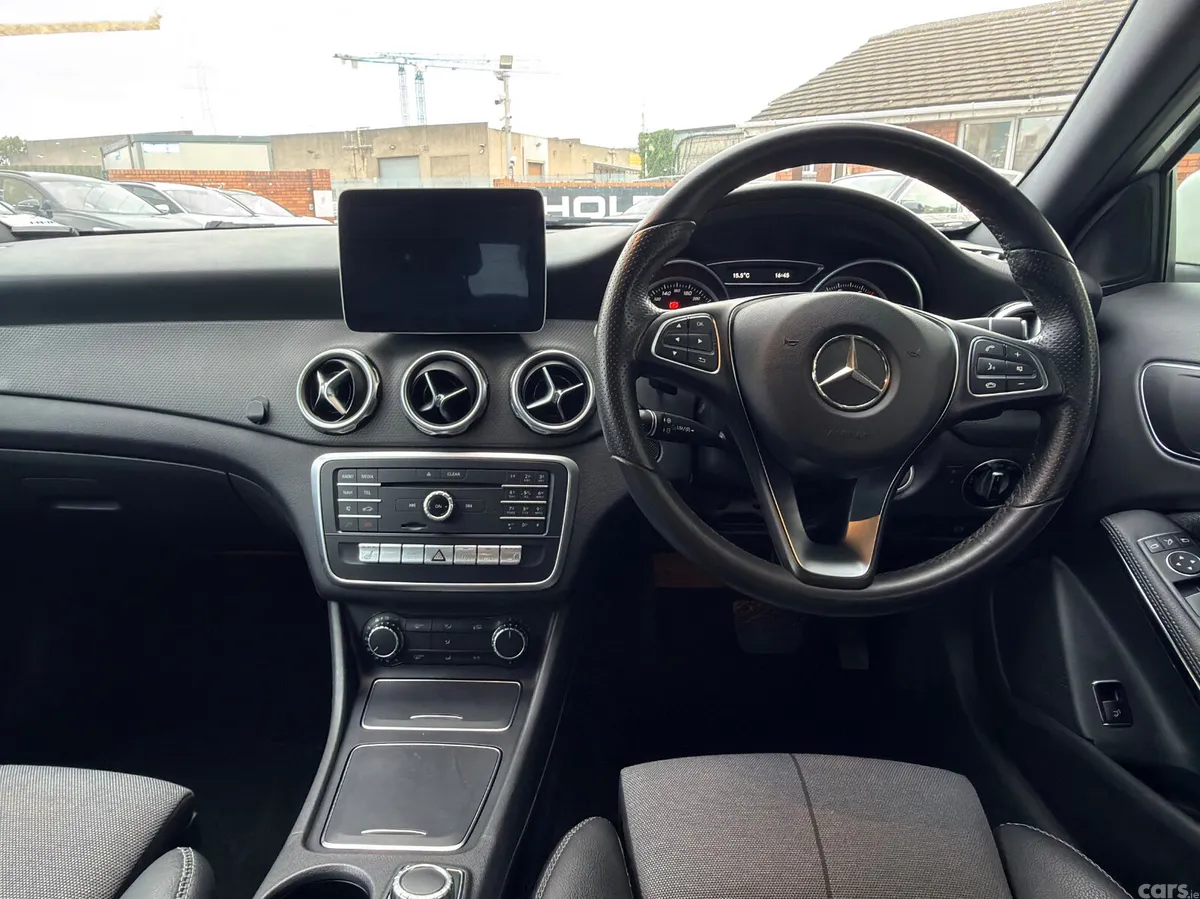 Mercedes-Benz GLA Hatchback, Petrol, 2017, White