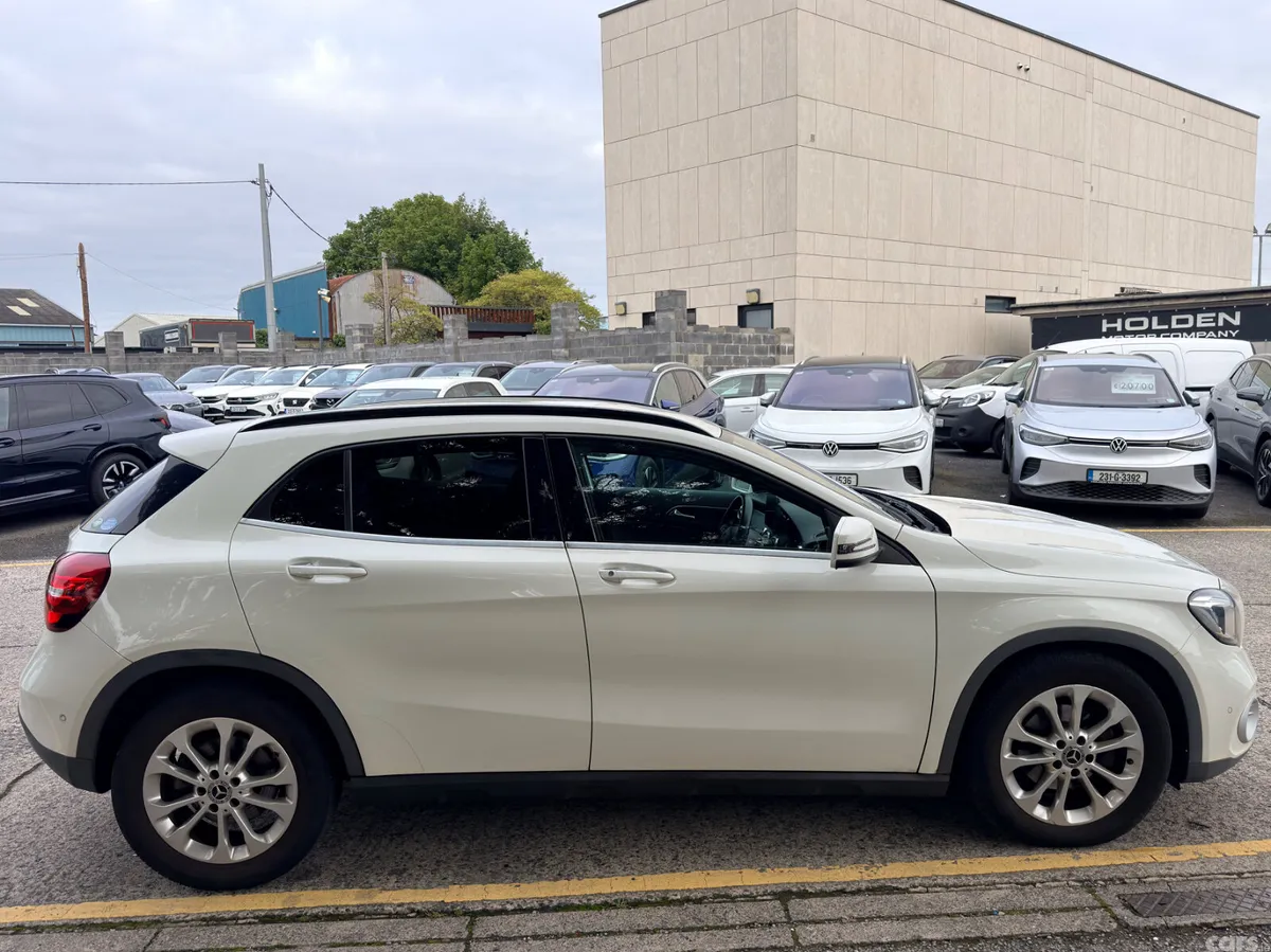 Mercedes-Benz GLA Hatchback, Petrol, 2017, White