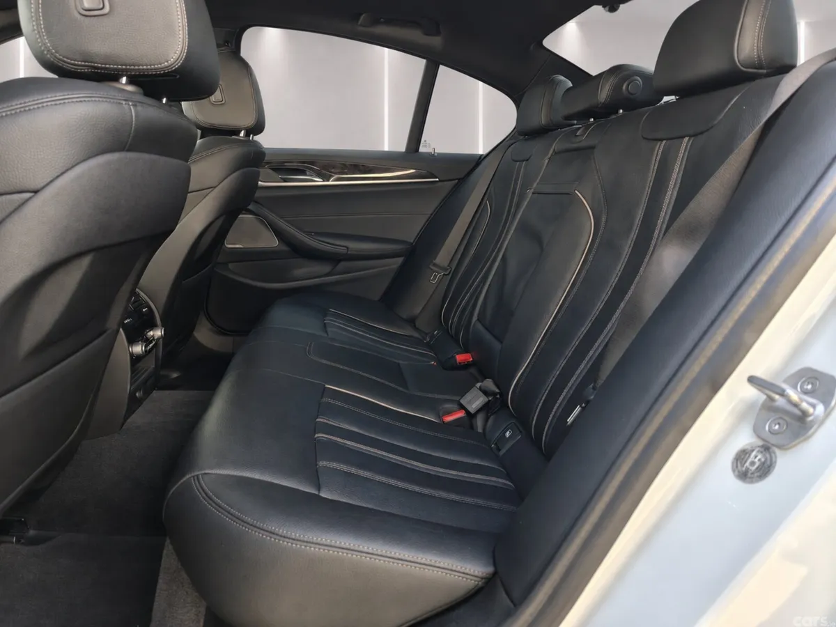 BMW 5-Series Saloon, Petrol Plug-in Hybrid, 2019, White