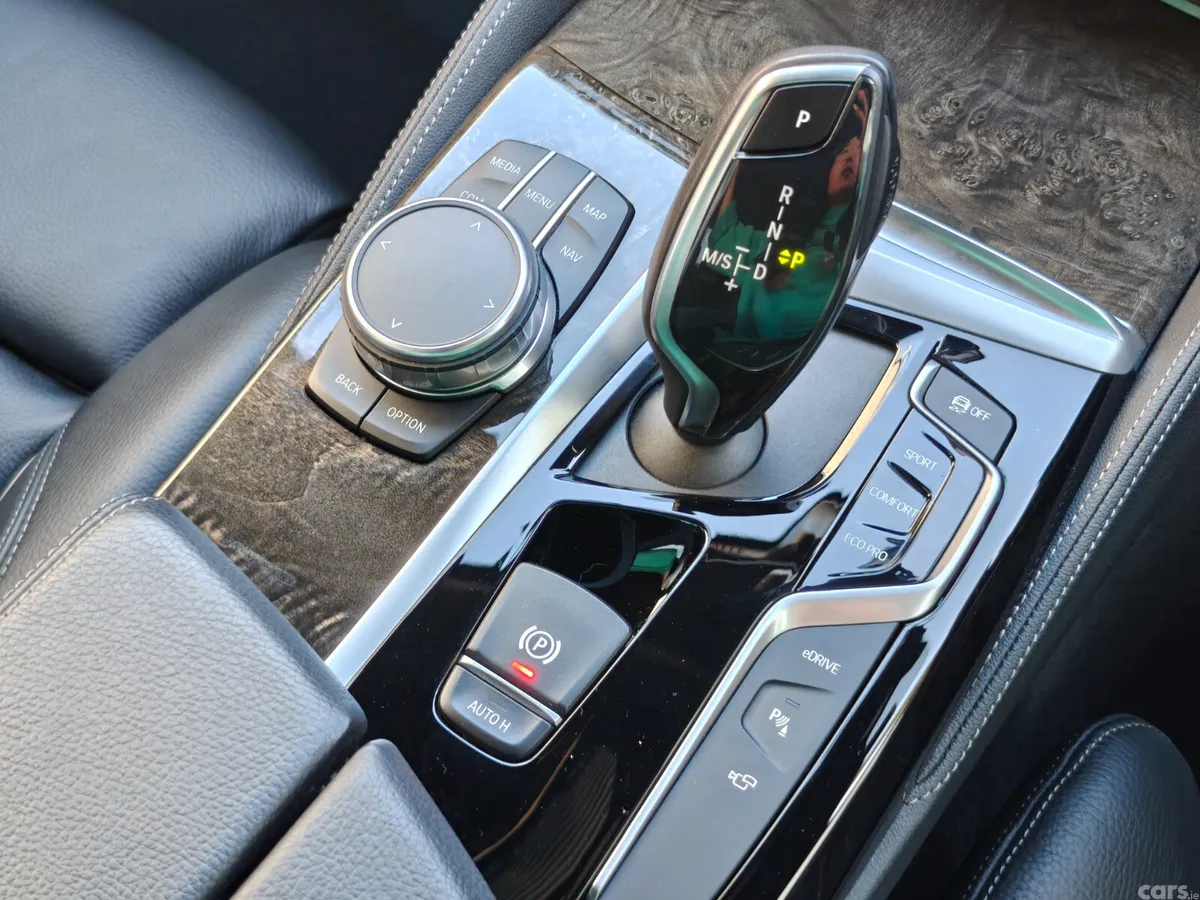 BMW 5-Series Saloon, Petrol Plug-in Hybrid, 2019, White