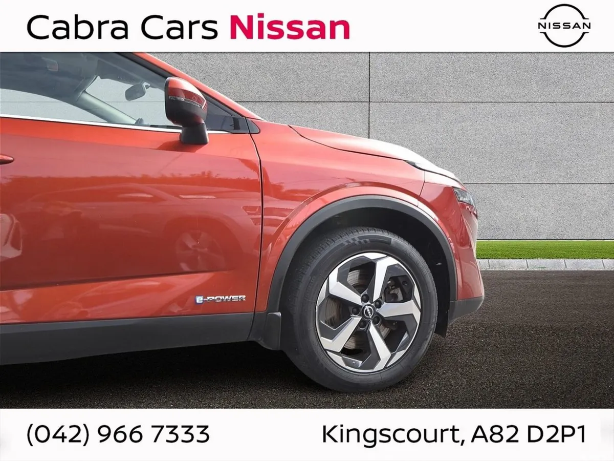 Nissan Qashqai MPV, Petrol, 2023, Red