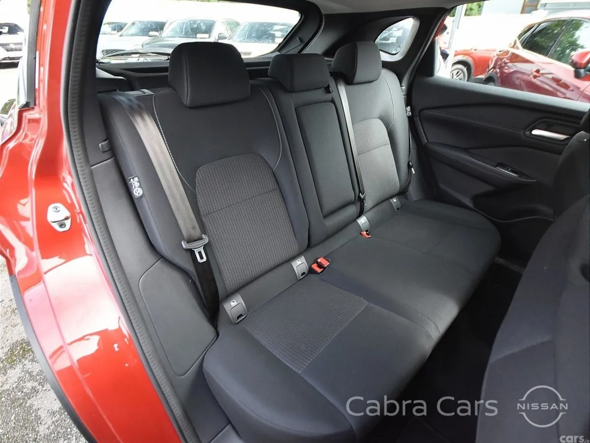 Nissan Qashqai MPV, Petrol, 2023, Red