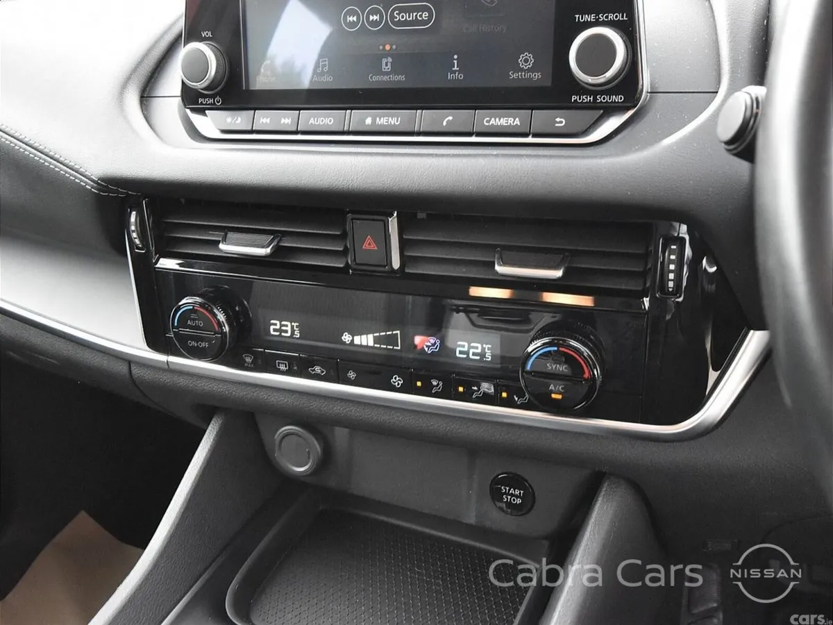 Nissan Qashqai MPV, Petrol, 2023, Red
