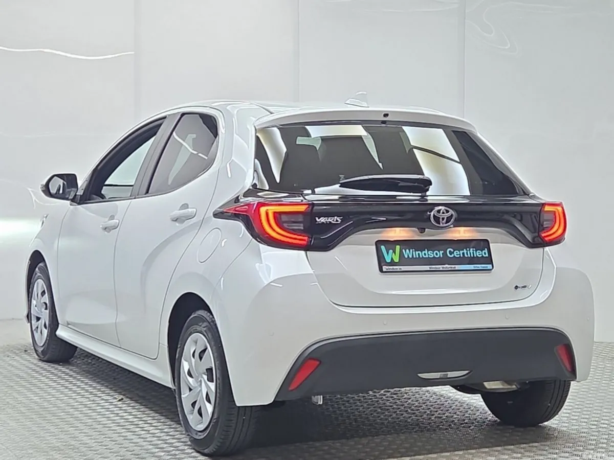 Toyota Yaris Hatchback, Petrol Hybrid, 2024, White