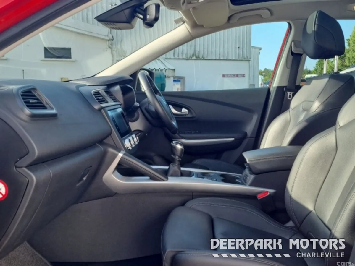 Renault Kadjar SUV, Diesel, 2019, Red
