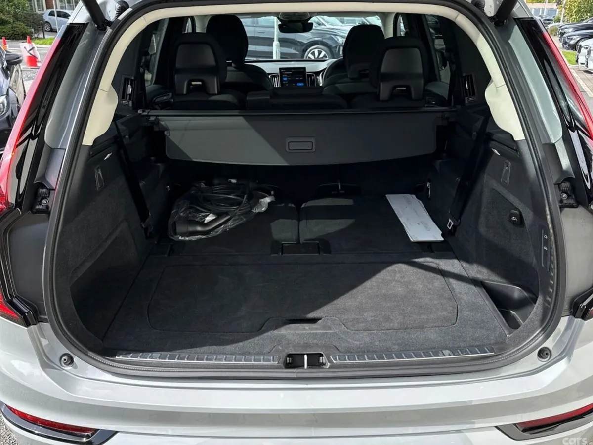 Volvo XC90 SUV, Petrol Plug-in Hybrid, 2025, Grey