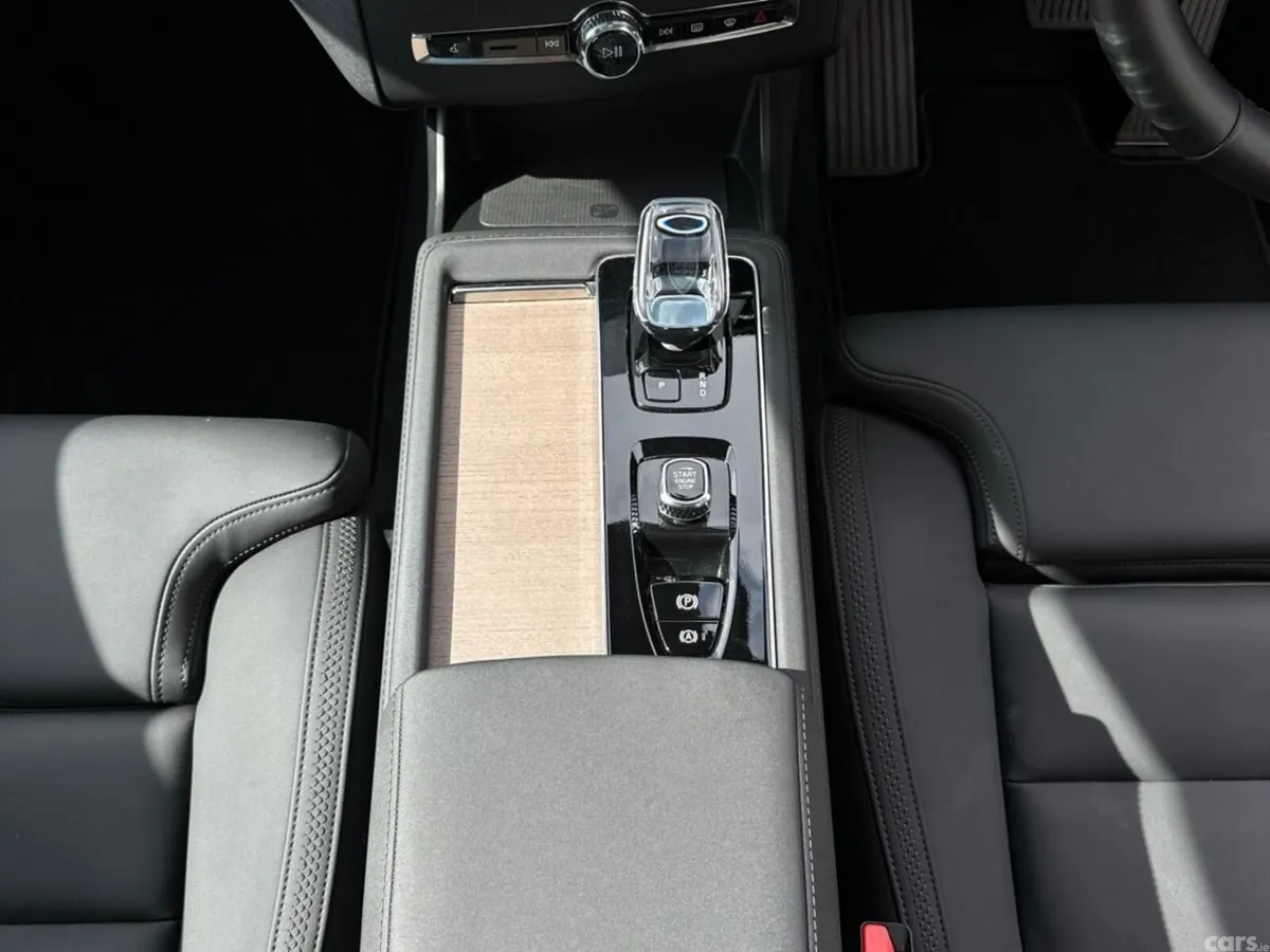 Volvo XC90 SUV, Petrol Plug-in Hybrid, 2025, Grey