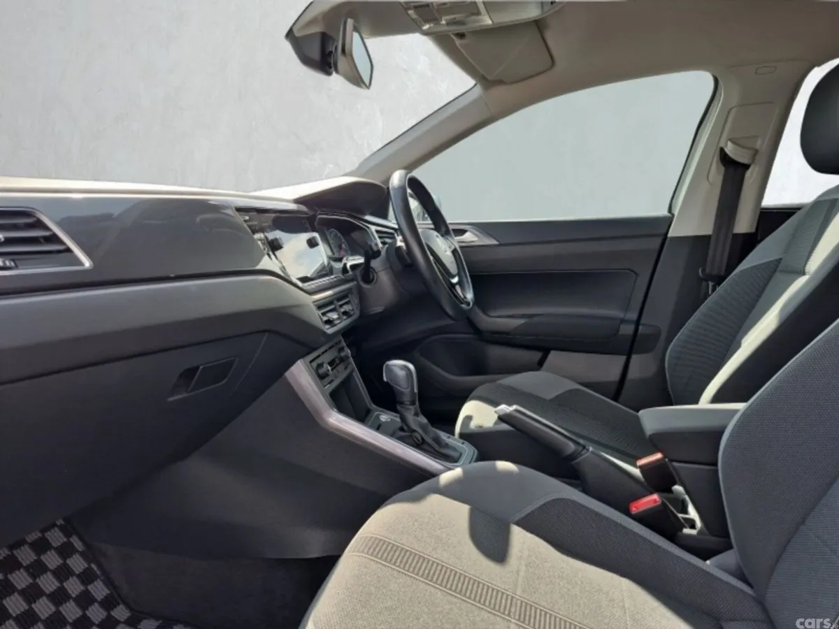 Volkswagen Polo Hatchback, Petrol, 2021, White