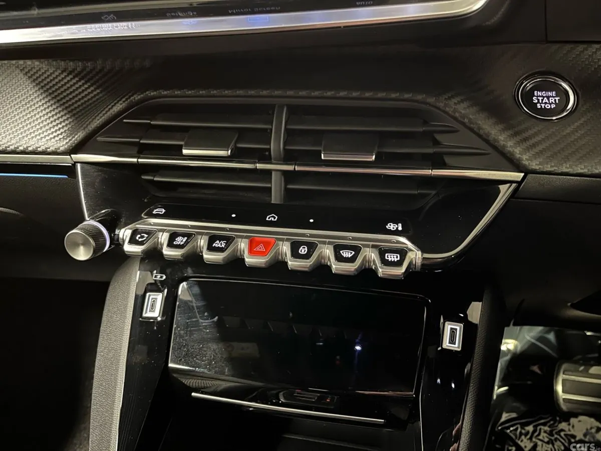 Peugeot 2008 SUV, Electric, 2025, Grey