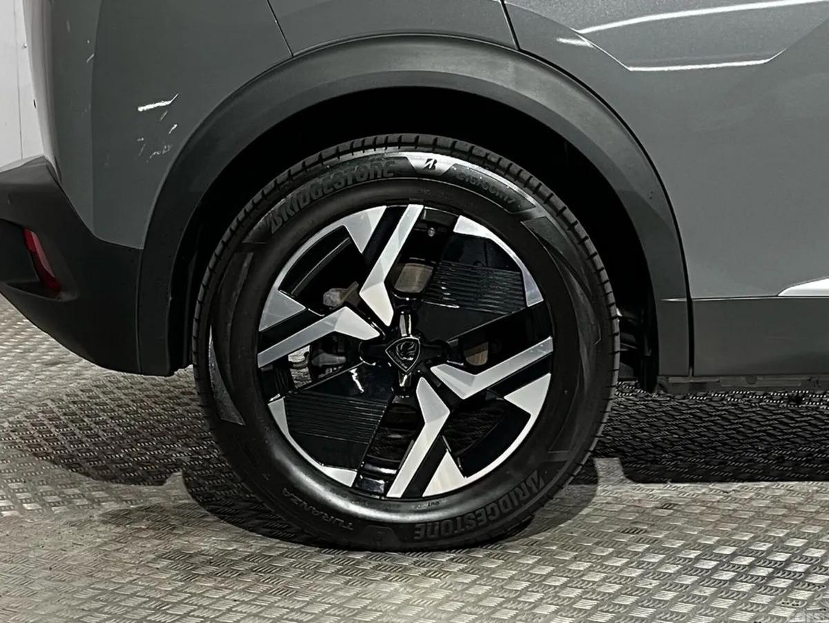 Peugeot 2008 SUV, Electric, 2025, Grey