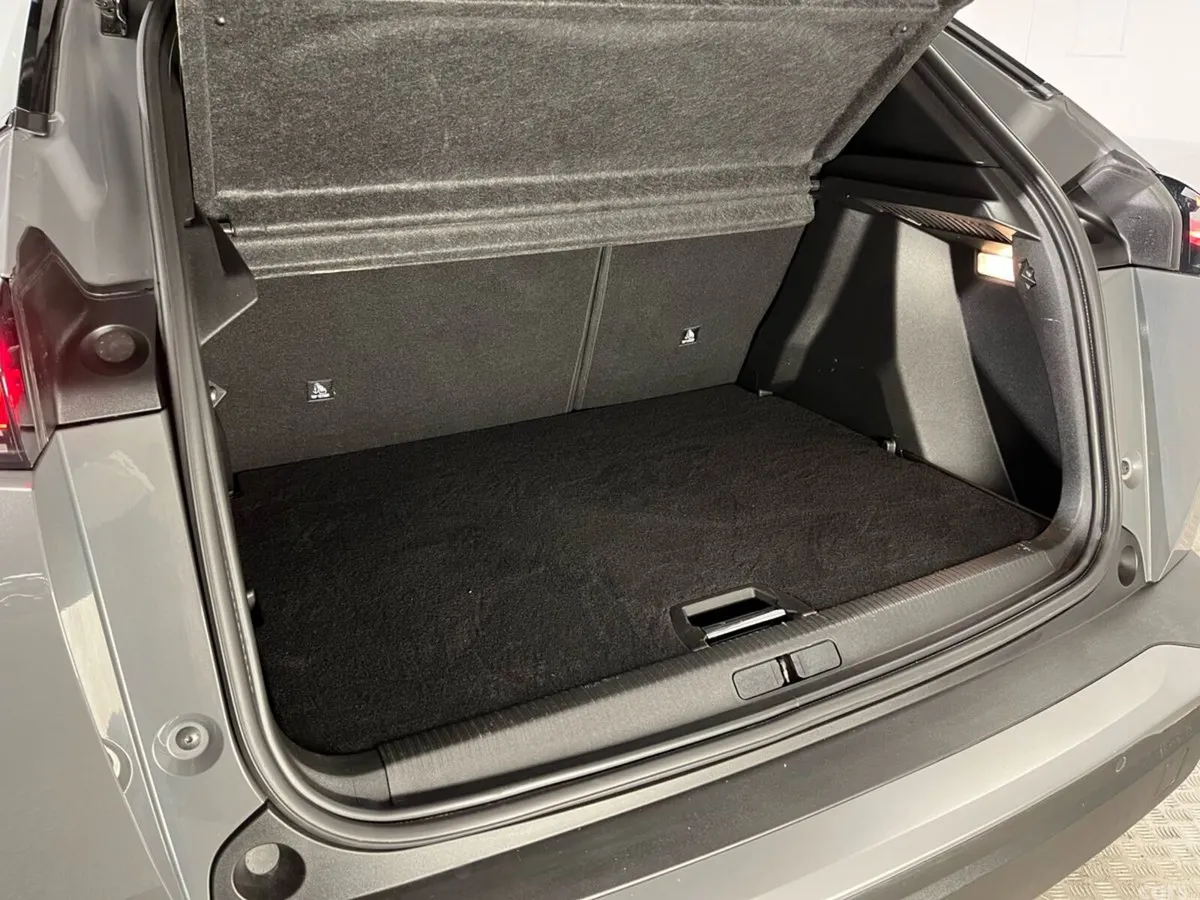 Peugeot 2008 SUV, Electric, 2025, Grey
