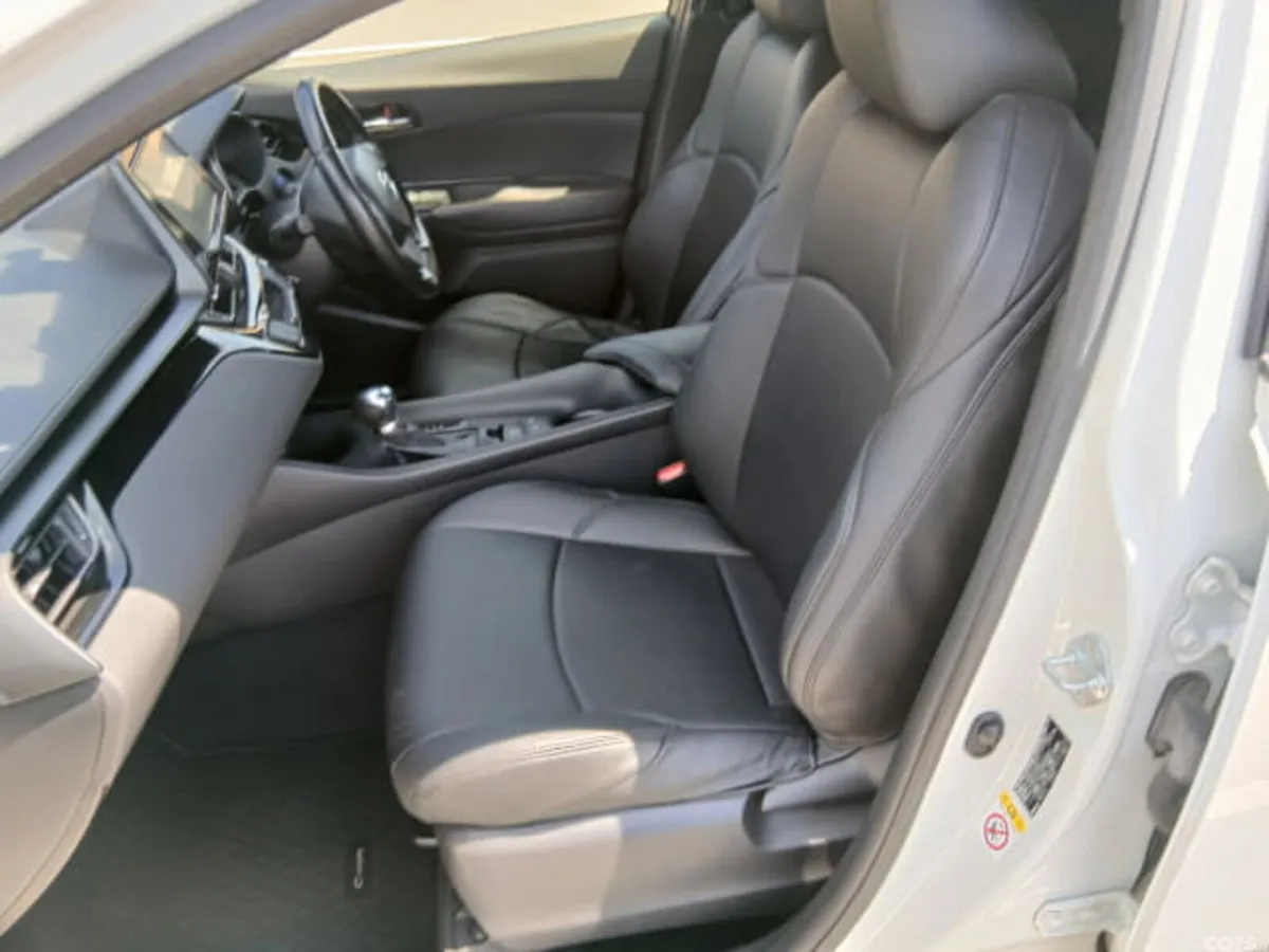 Toyota C-HR SUV, Petrol Hybrid, 2017, White