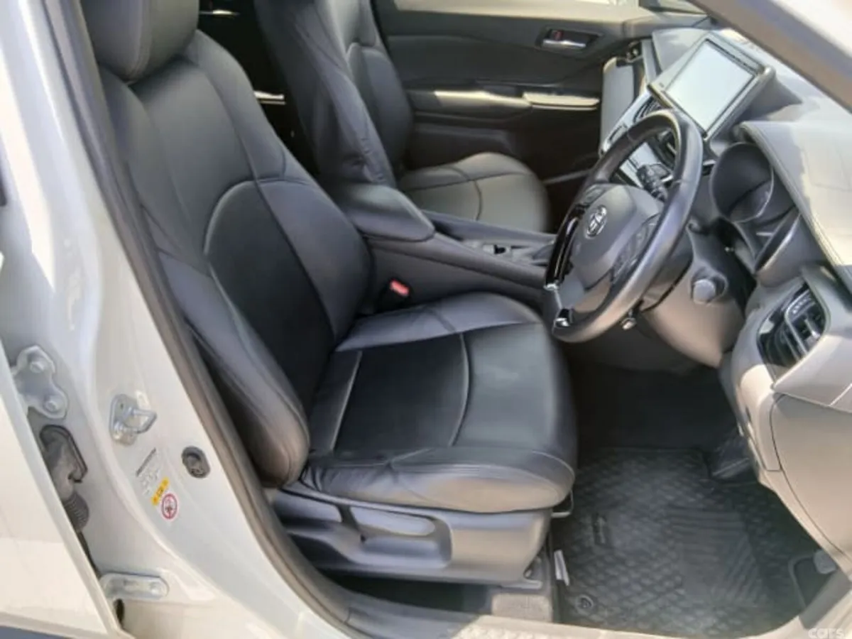 Toyota C-HR SUV, Petrol Hybrid, 2017, White