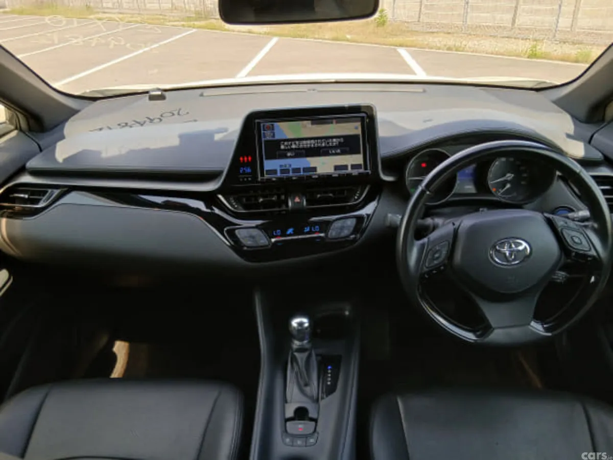 Toyota C-HR SUV, Petrol Hybrid, 2017, White