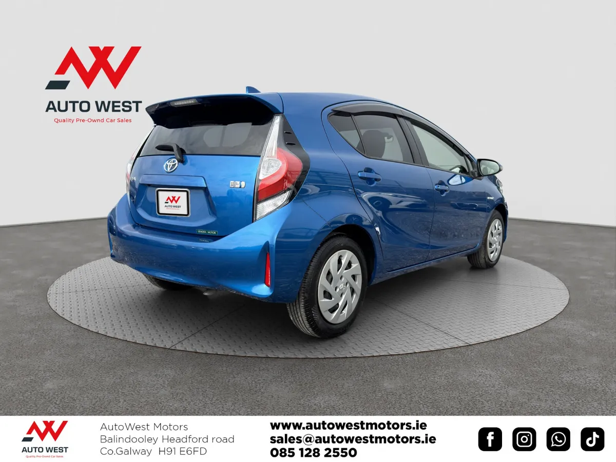 Toyota Aqua Hatchback, Petrol Hybrid, 2018, Blue