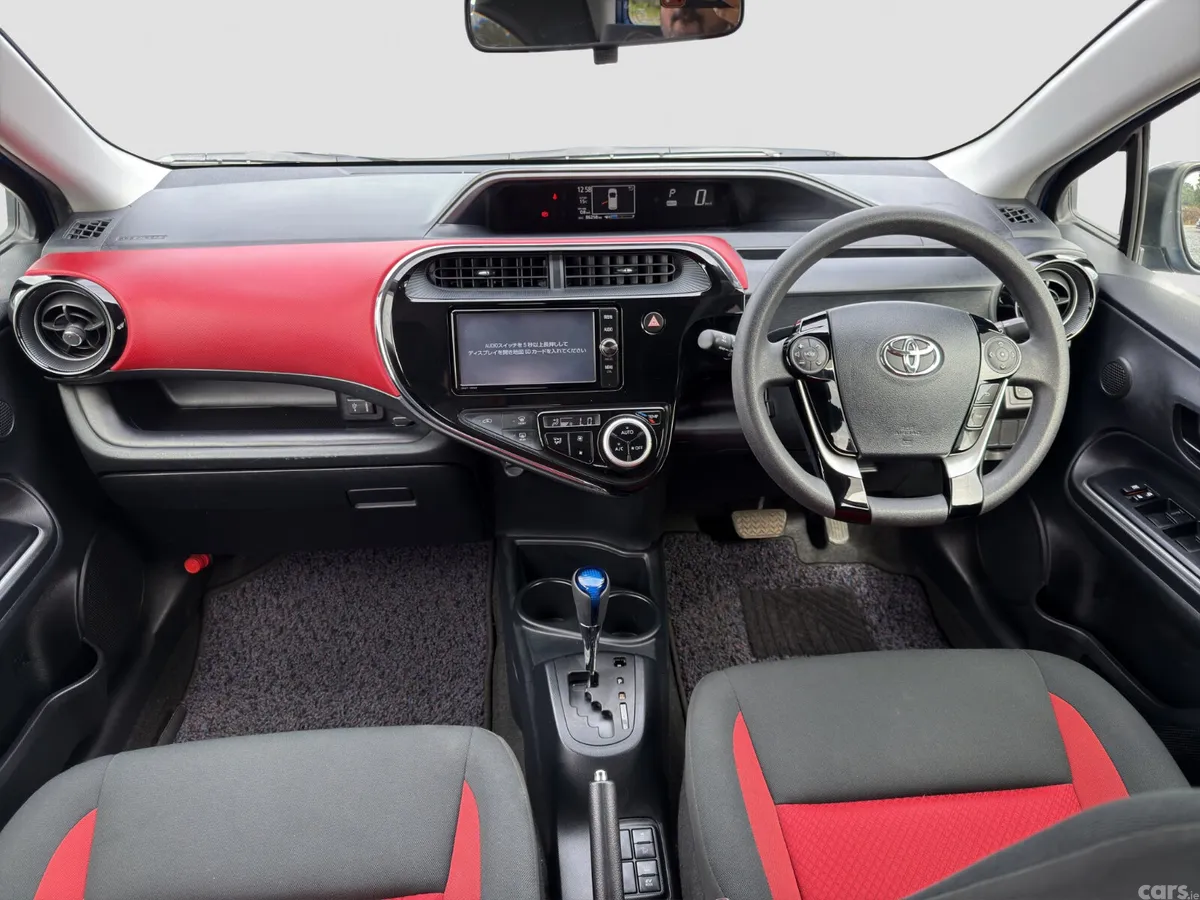 Toyota Aqua Hatchback, Petrol Hybrid, 2018, Blue