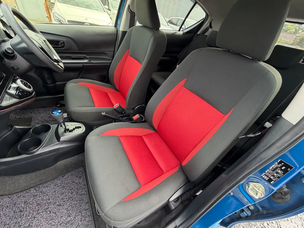 Toyota Aqua Hatchback, Petrol Hybrid, 2018, Blue