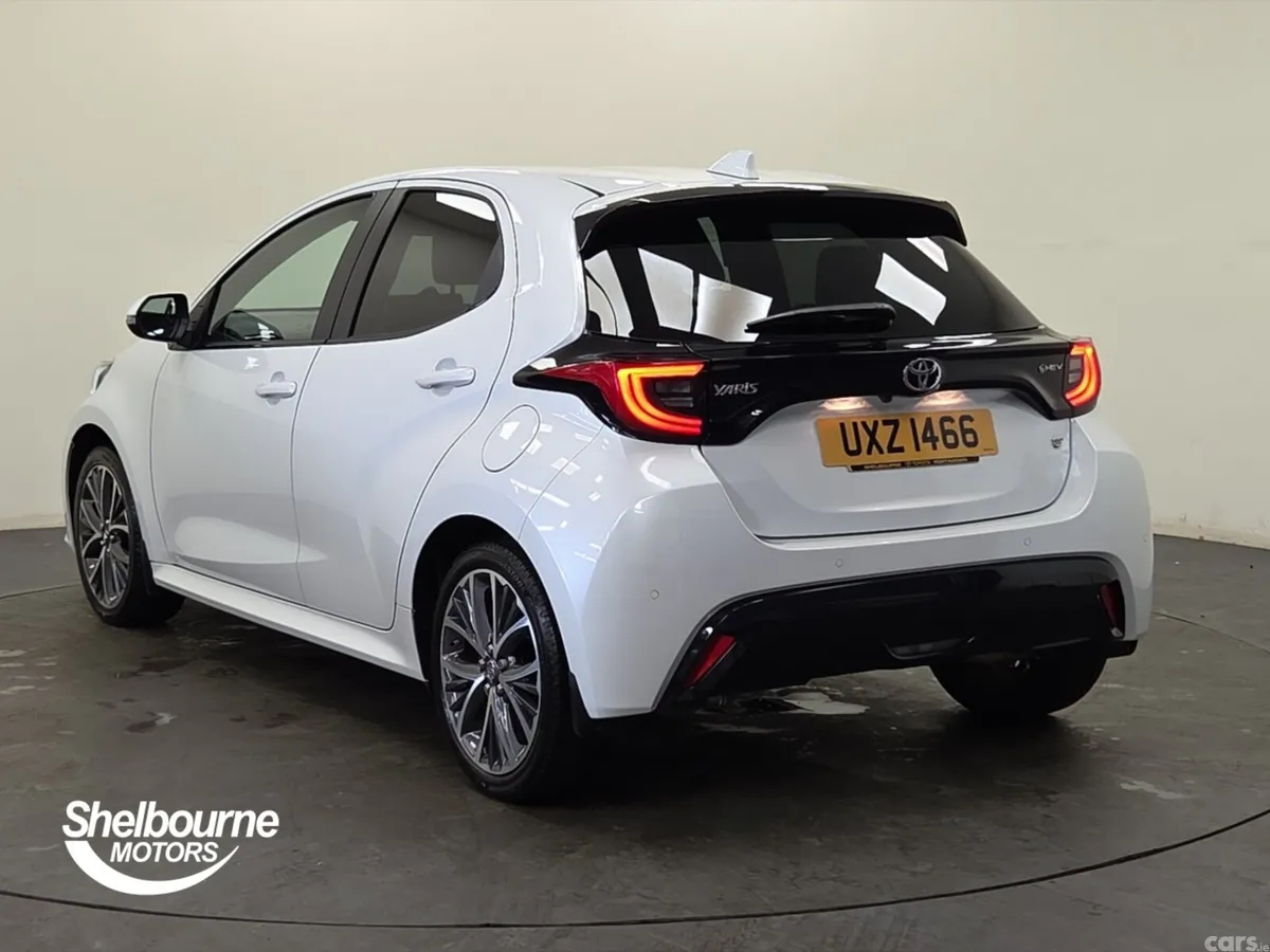 Toyota Yaris Hatchback, Petrol Hybrid, 2024, White