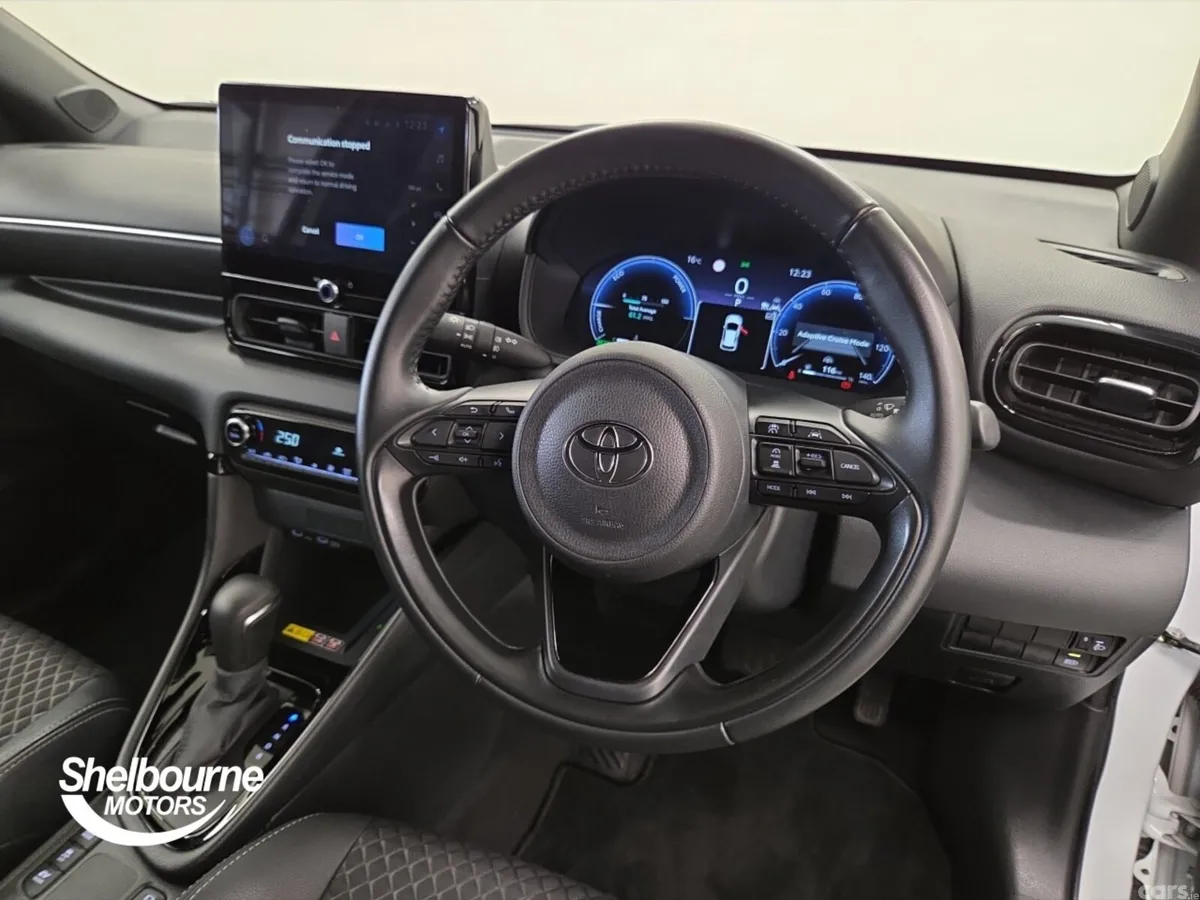 Toyota Yaris Hatchback, Petrol Hybrid, 2024, White