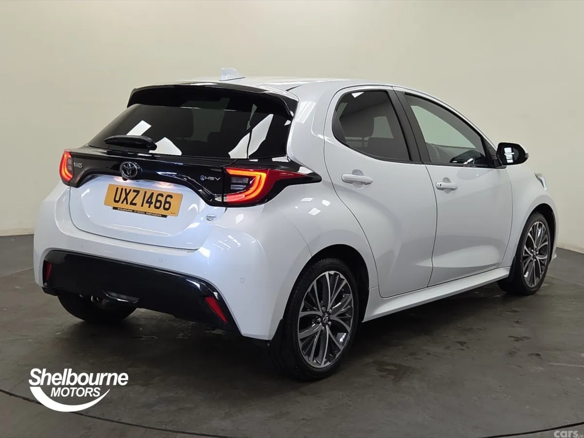 Toyota Yaris Hatchback, Petrol Hybrid, 2024, White