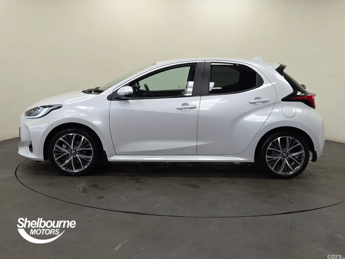 Toyota Yaris Hatchback, Petrol Hybrid, 2024, White