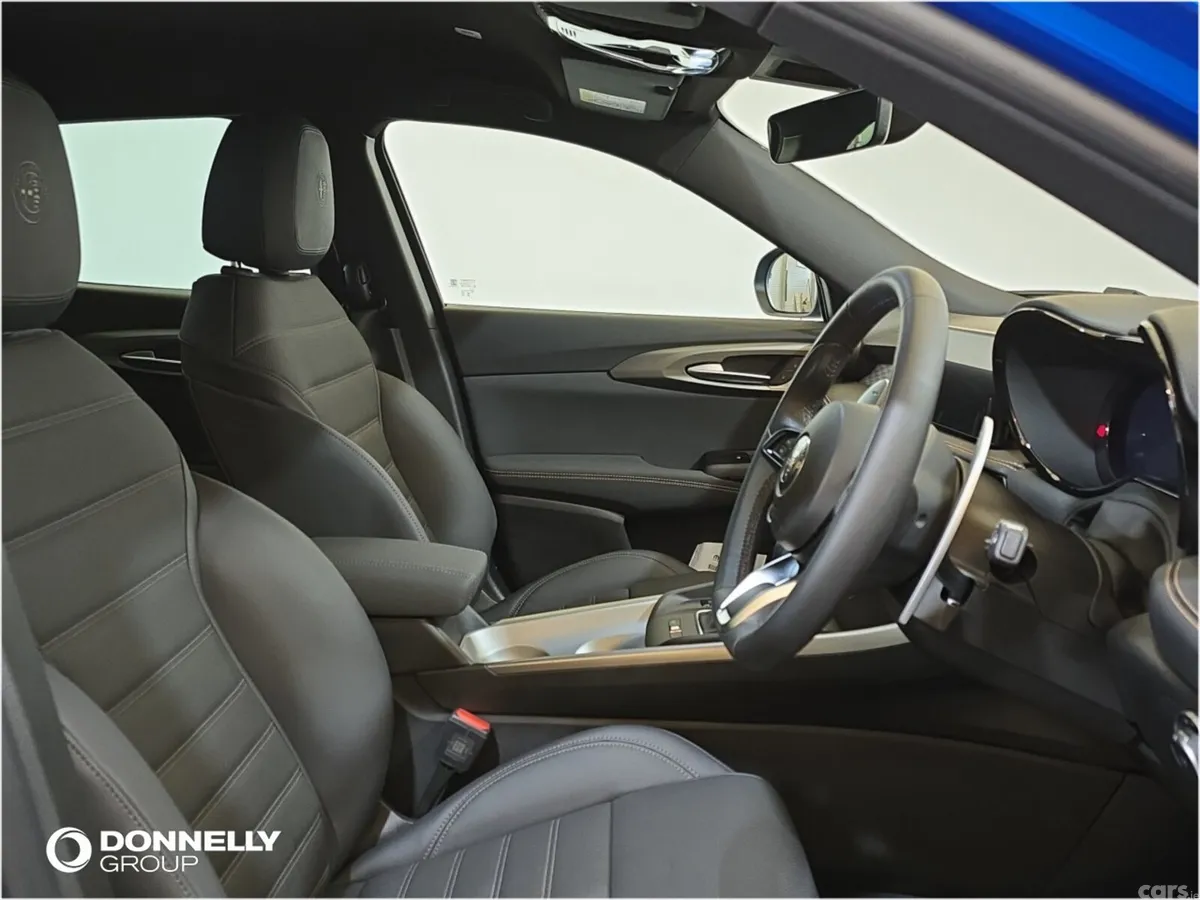 Alfa Romeo Tonale Hatchback, Petrol, 2026, Blue