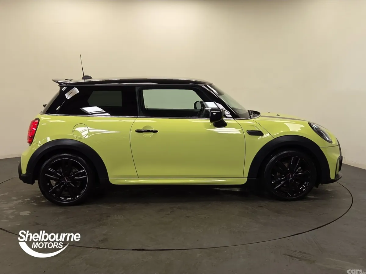 Mini Cooper Hatchback, Petrol, 2023, 
