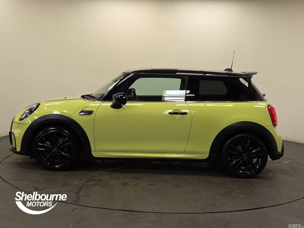 Mini Cooper Hatchback, Petrol, 2023, 