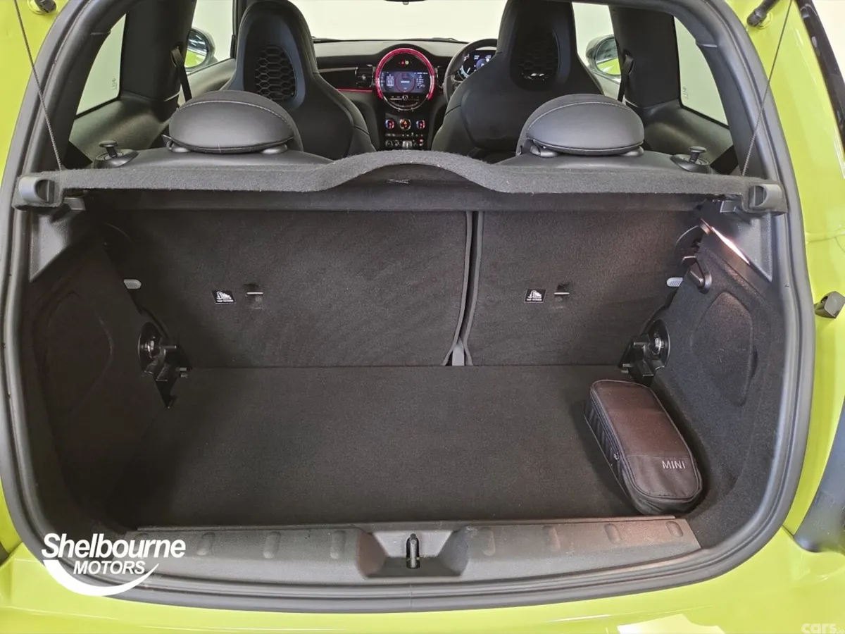 Mini Cooper Hatchback, Petrol, 2023, 