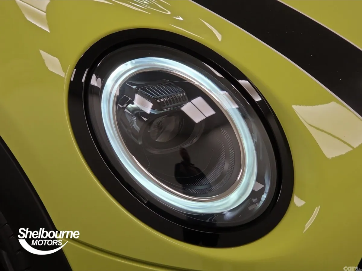 Mini Cooper Hatchback, Petrol, 2023, 