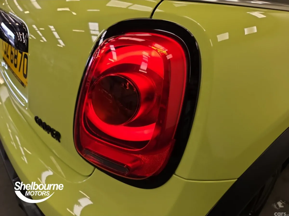 Mini Cooper Hatchback, Petrol, 2023, 