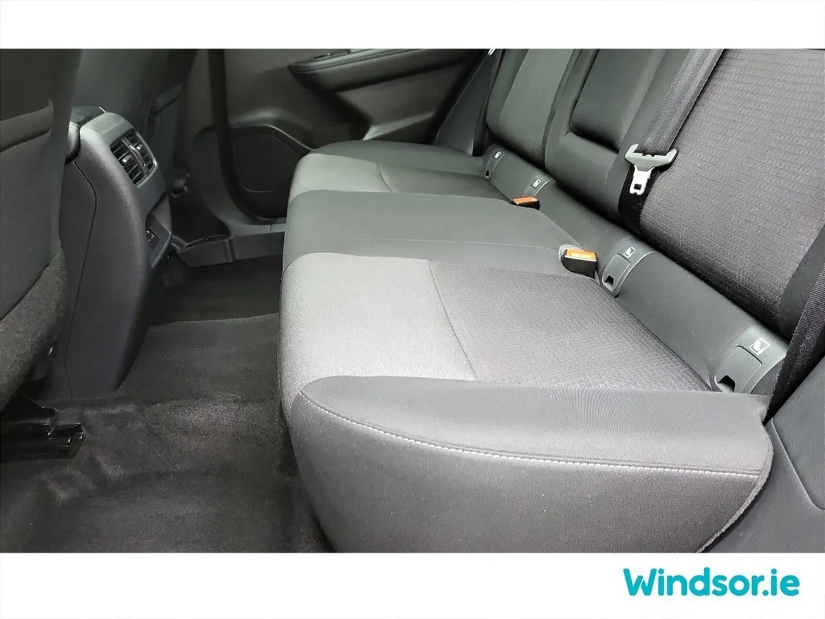 Nissan Qashqai MPV, Petrol Hybrid, 2024, White