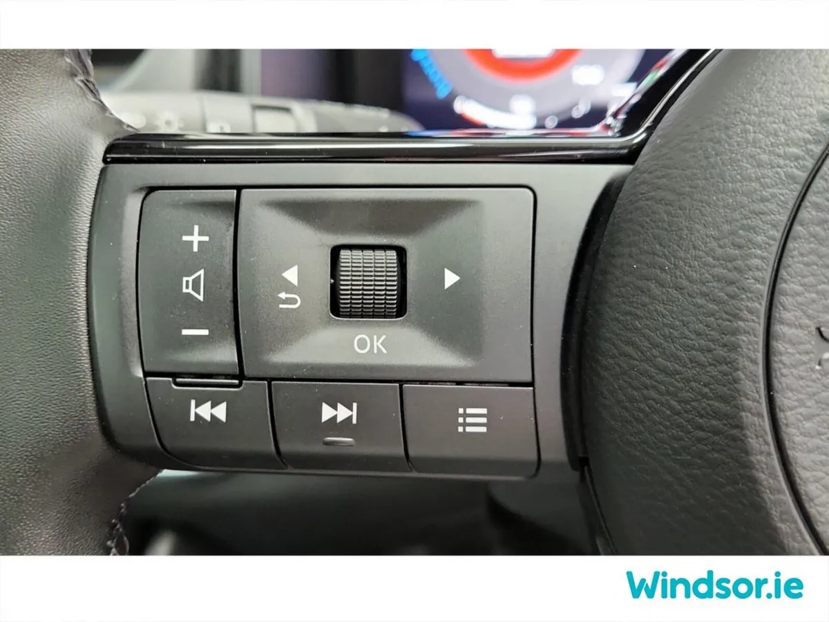 Nissan Qashqai MPV, Petrol Hybrid, 2024, White