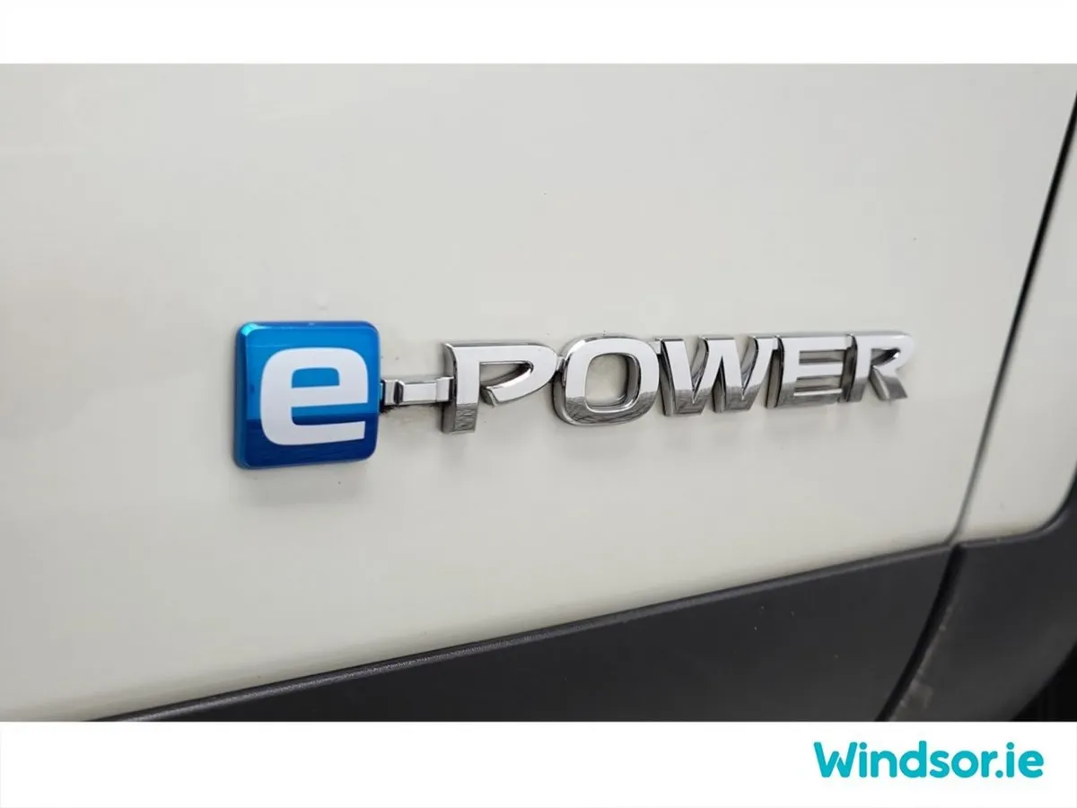 Nissan Qashqai MPV, Petrol Hybrid, 2024, White