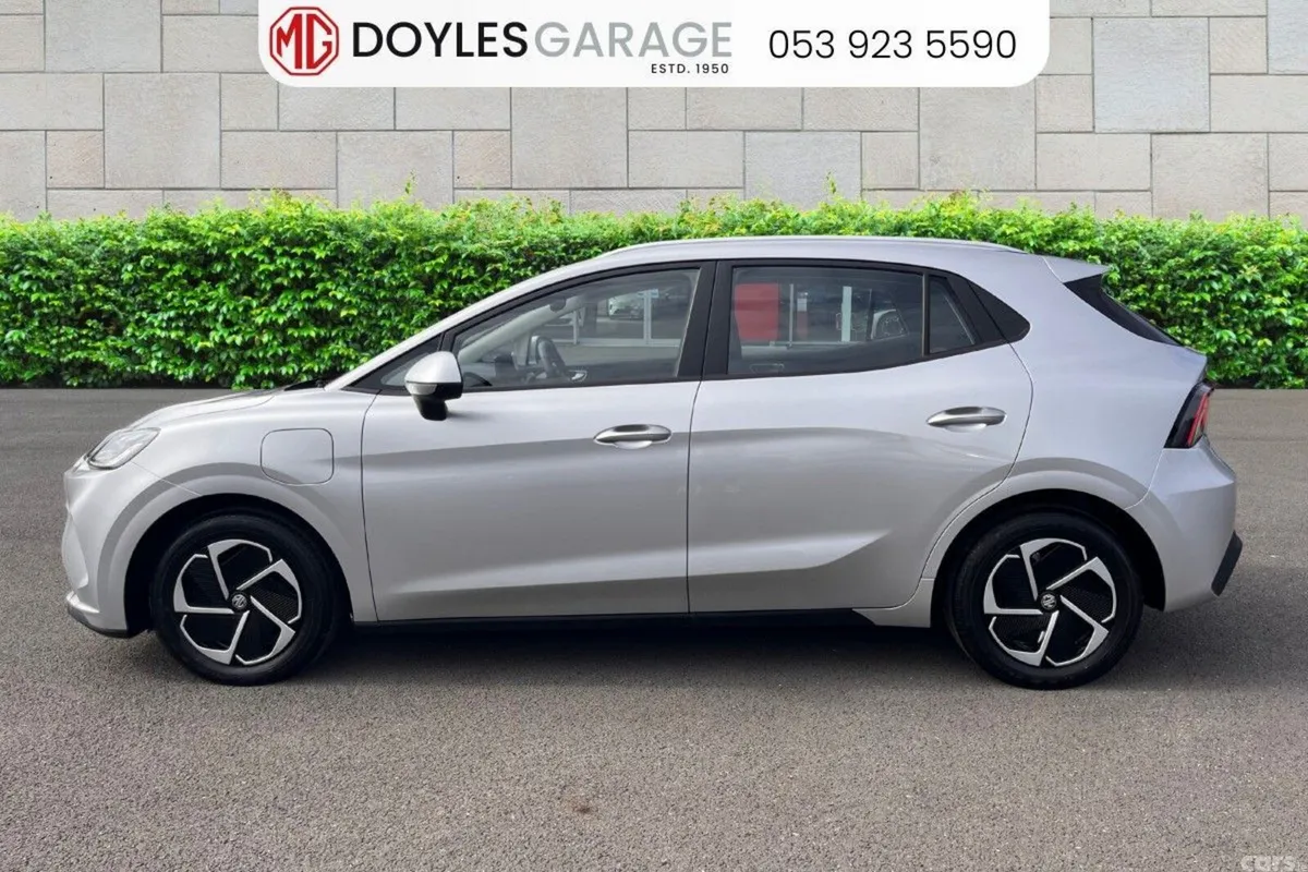 MG MG4 Hatchback, Electric, 2027, Silver