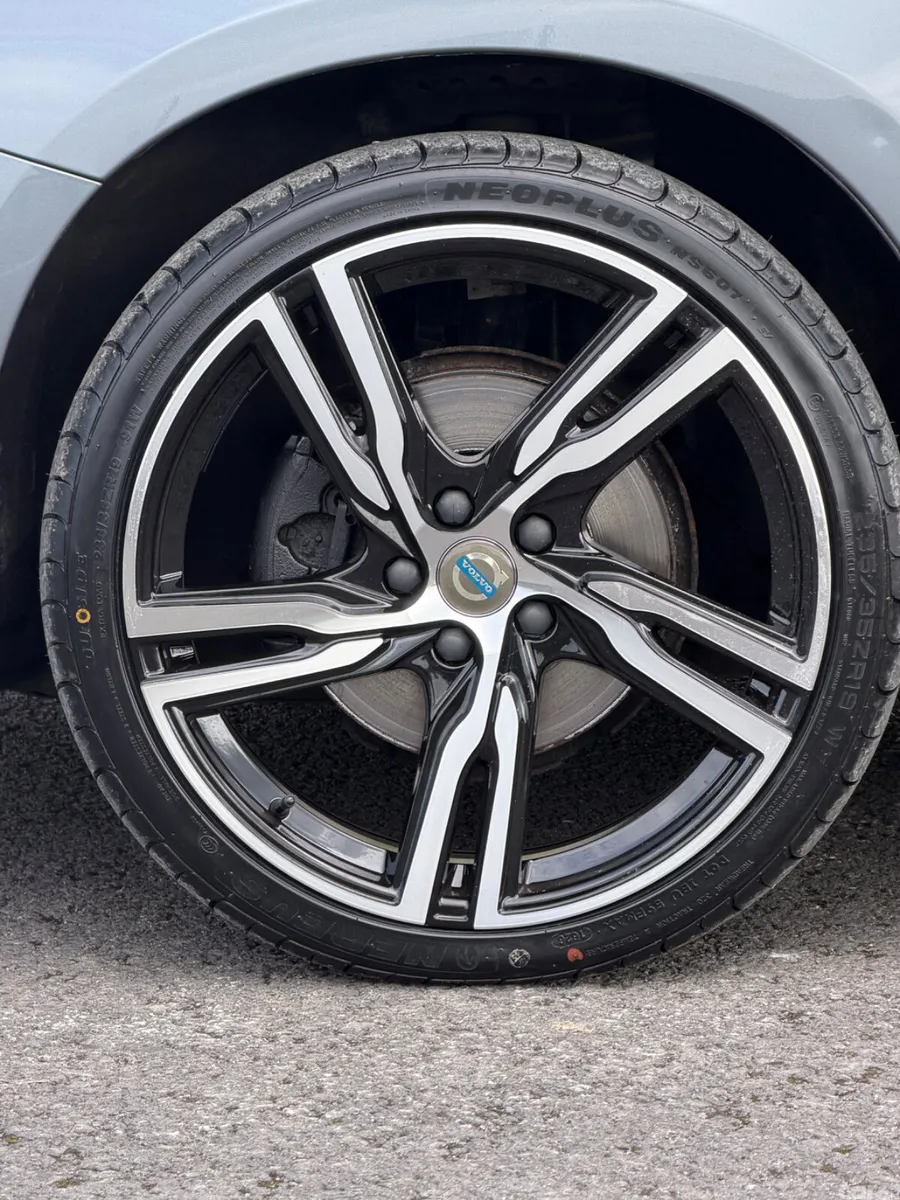 Volvo S60 Saloon, Diesel, 2018, Grey