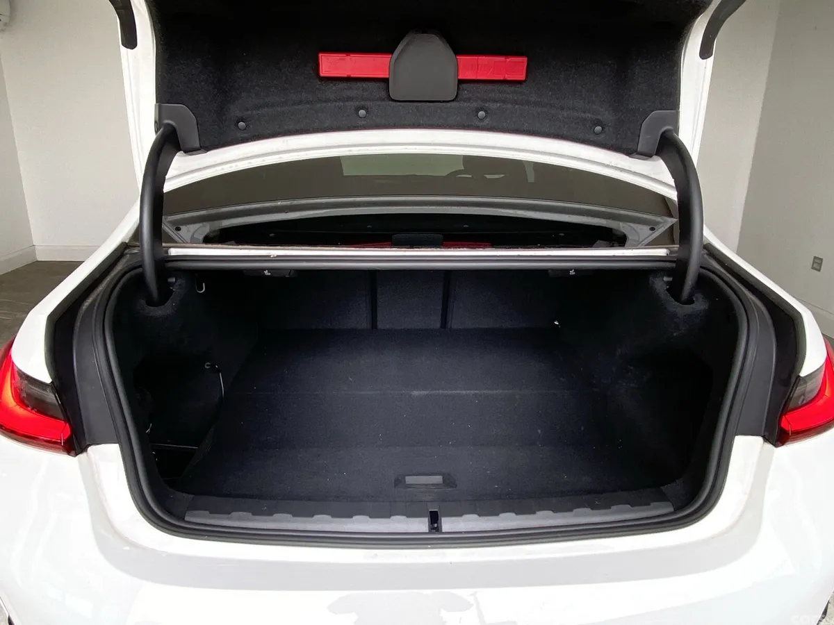 BMW 3-Series Saloon, Petrol Hybrid, 2025, White