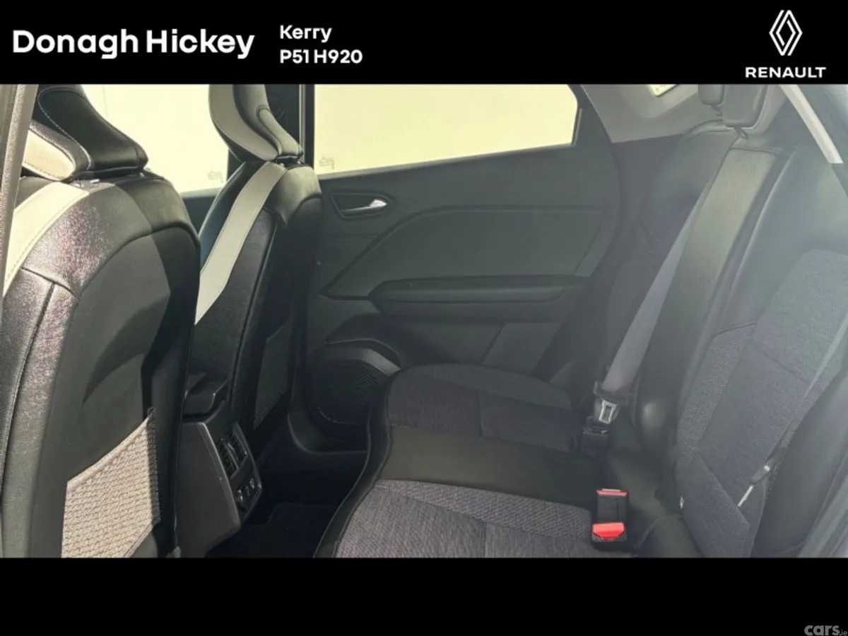 Renault Captur SUV, Petrol Hybrid, 2023, Blue