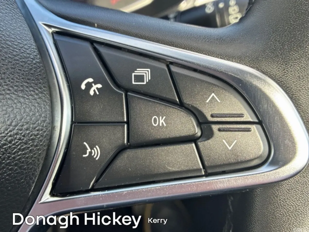 Renault Captur SUV, Petrol Hybrid, 2023, Blue