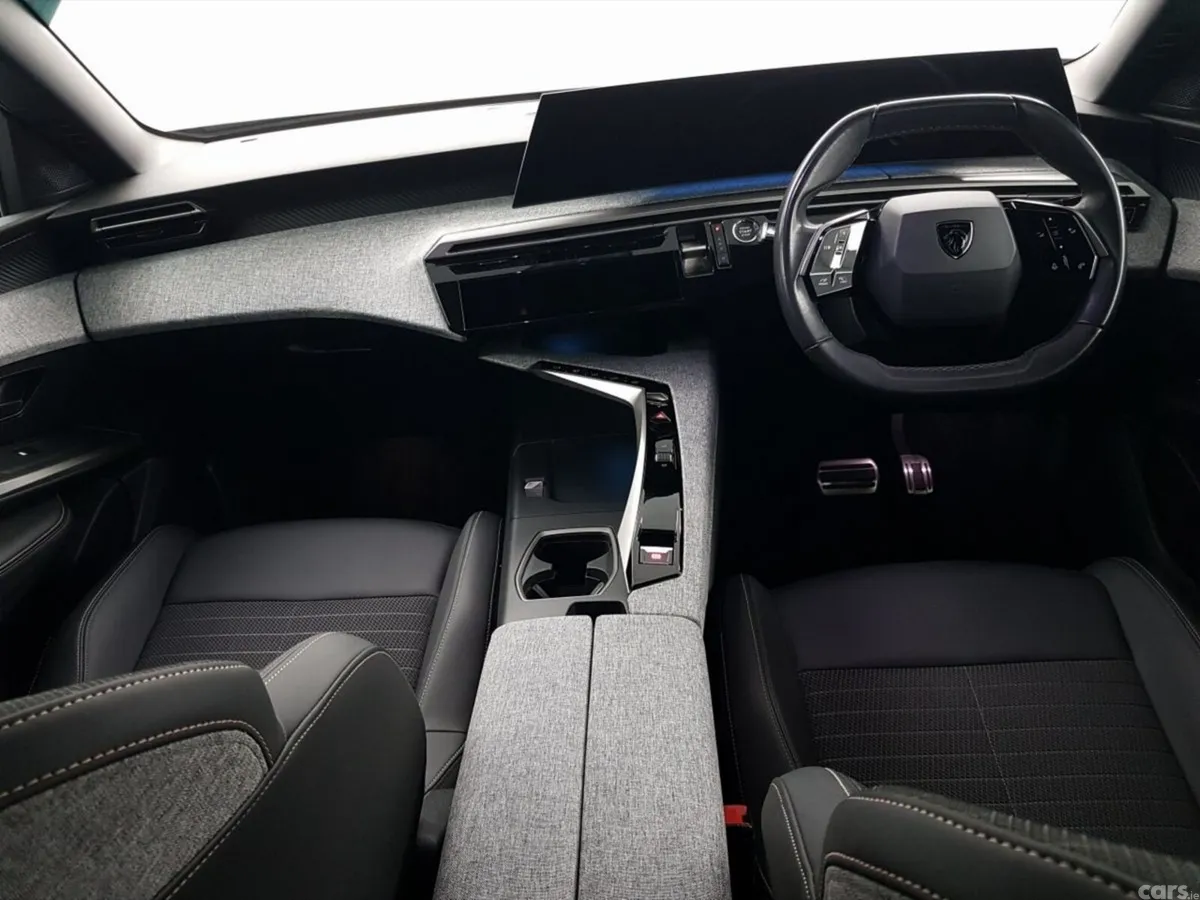 Peugeot 3008 MPV, Petrol Hybrid, 2024, Grey