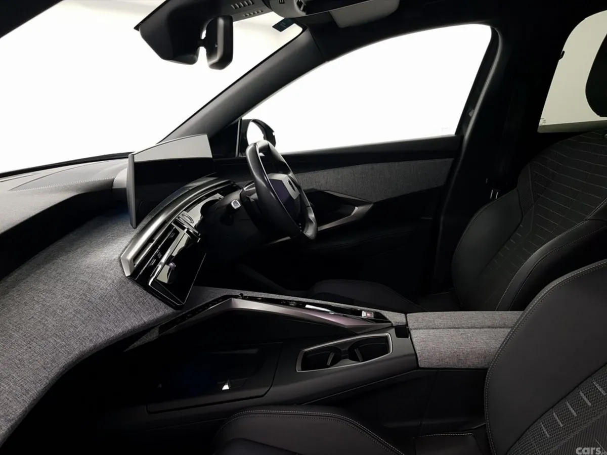 Peugeot 3008 MPV, Petrol Hybrid, 2024, Grey