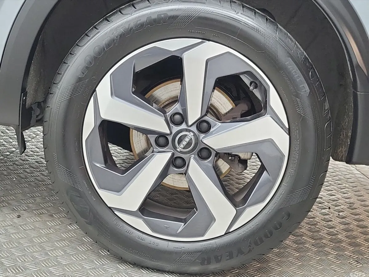 Nissan Qashqai MPV, Petrol, 2024, Grey