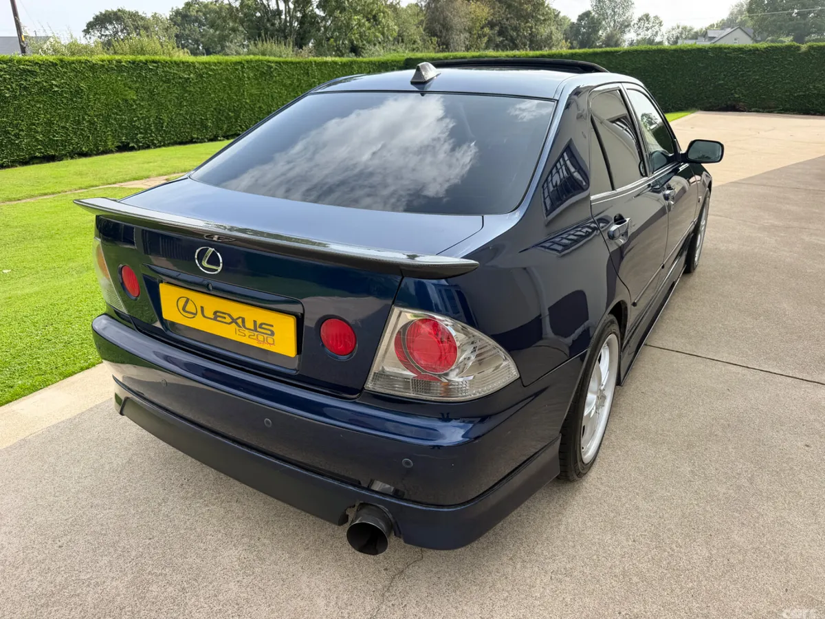 Lexus IS Saloon, Petrol, 2004, Blue