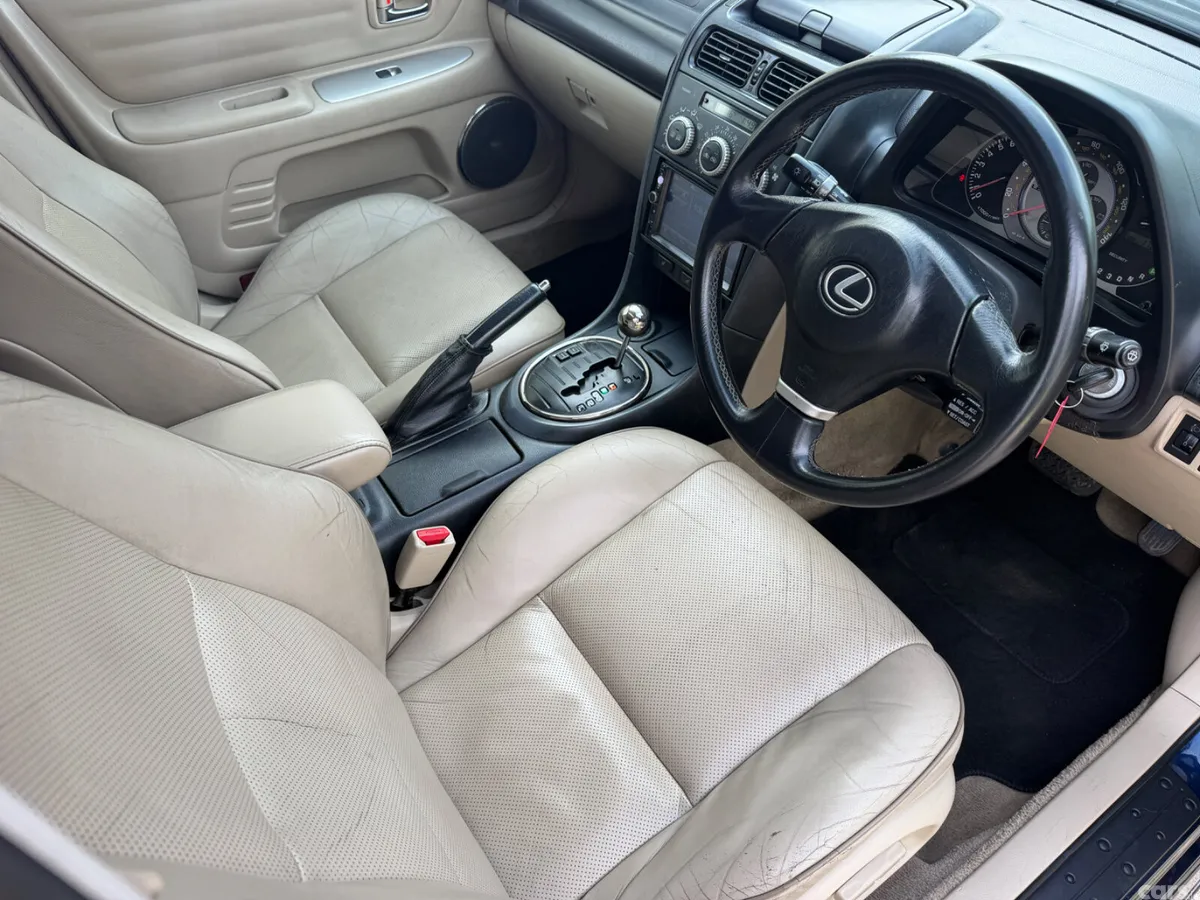 Lexus IS Saloon, Petrol, 2004, Blue