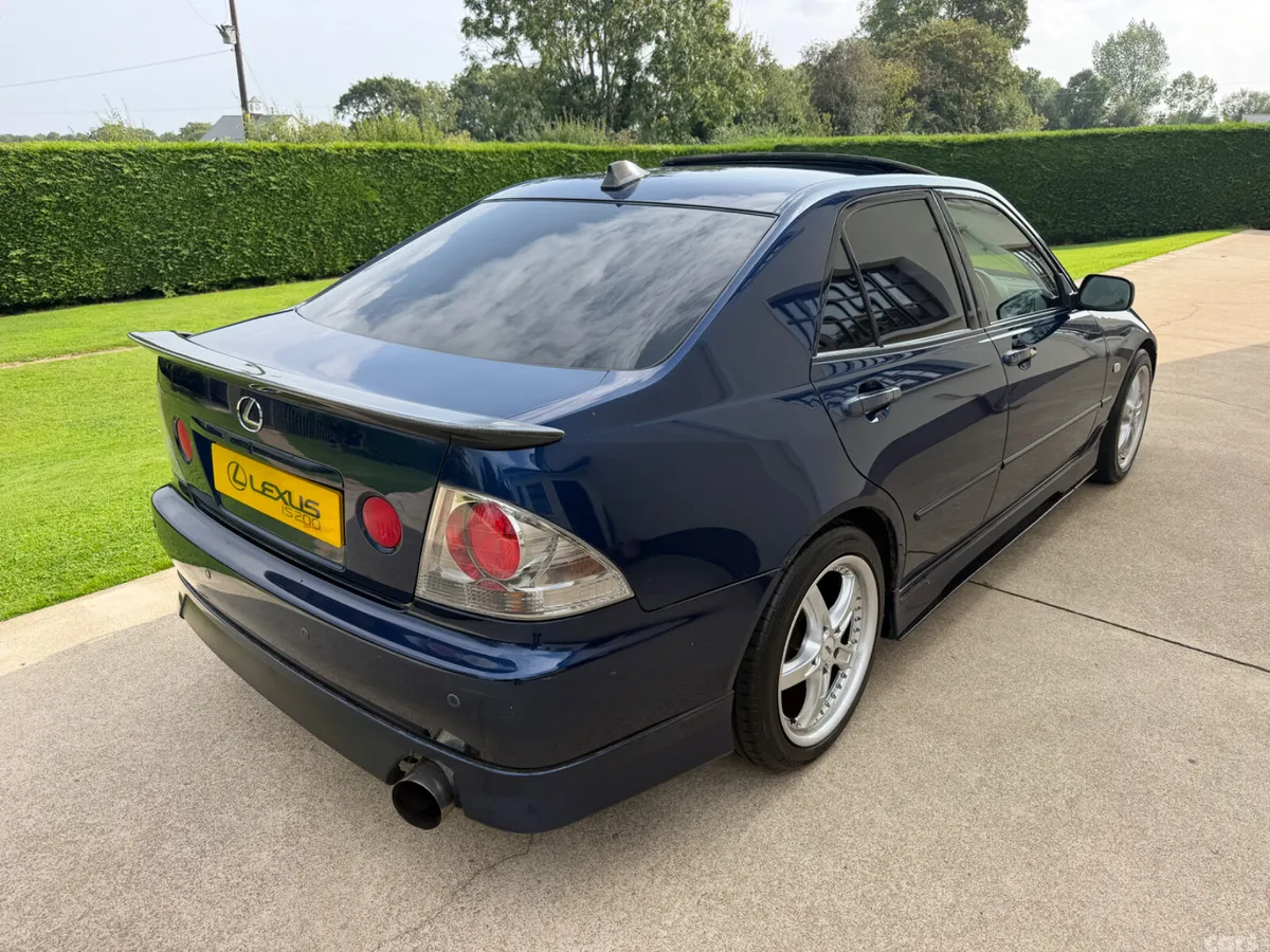 Lexus IS Saloon, Petrol, 2004, Blue