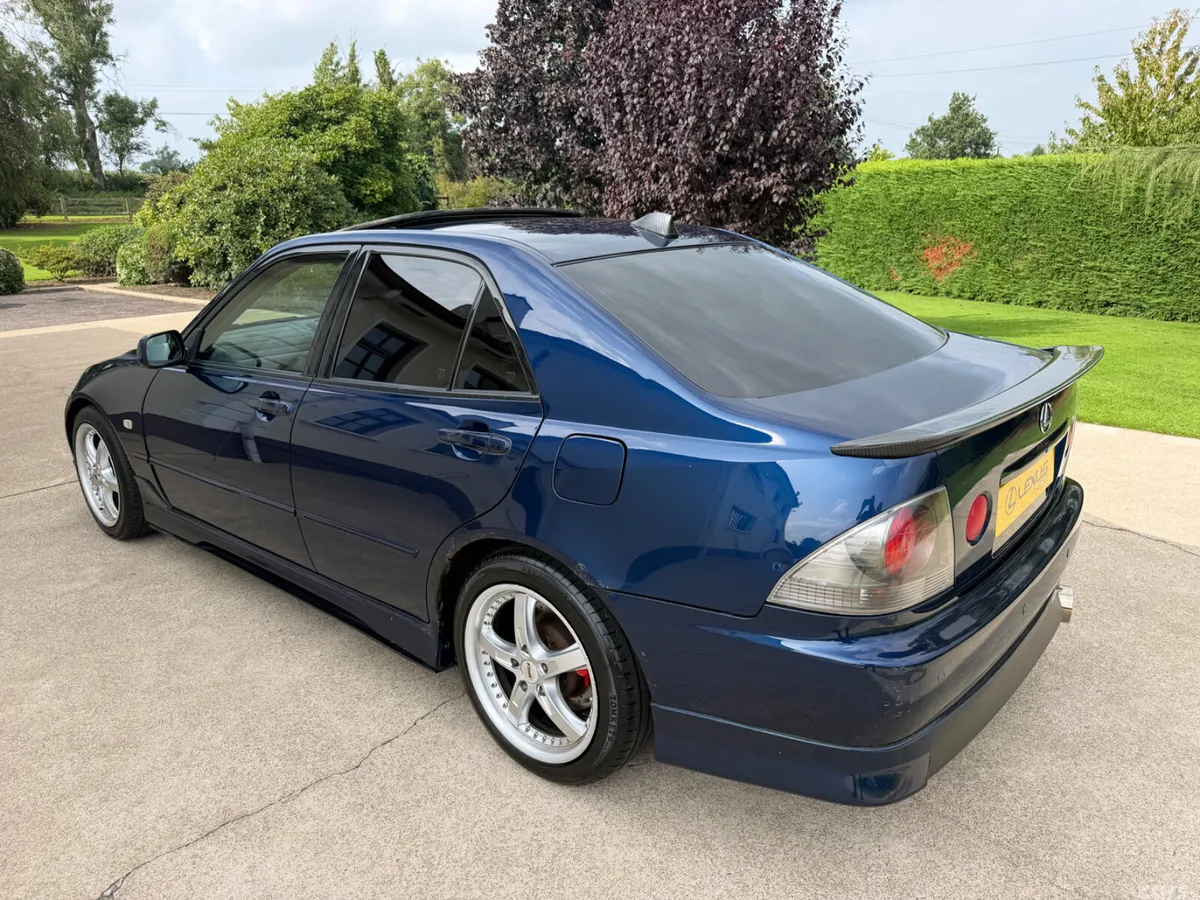 Lexus IS Saloon, Petrol, 2004, Blue