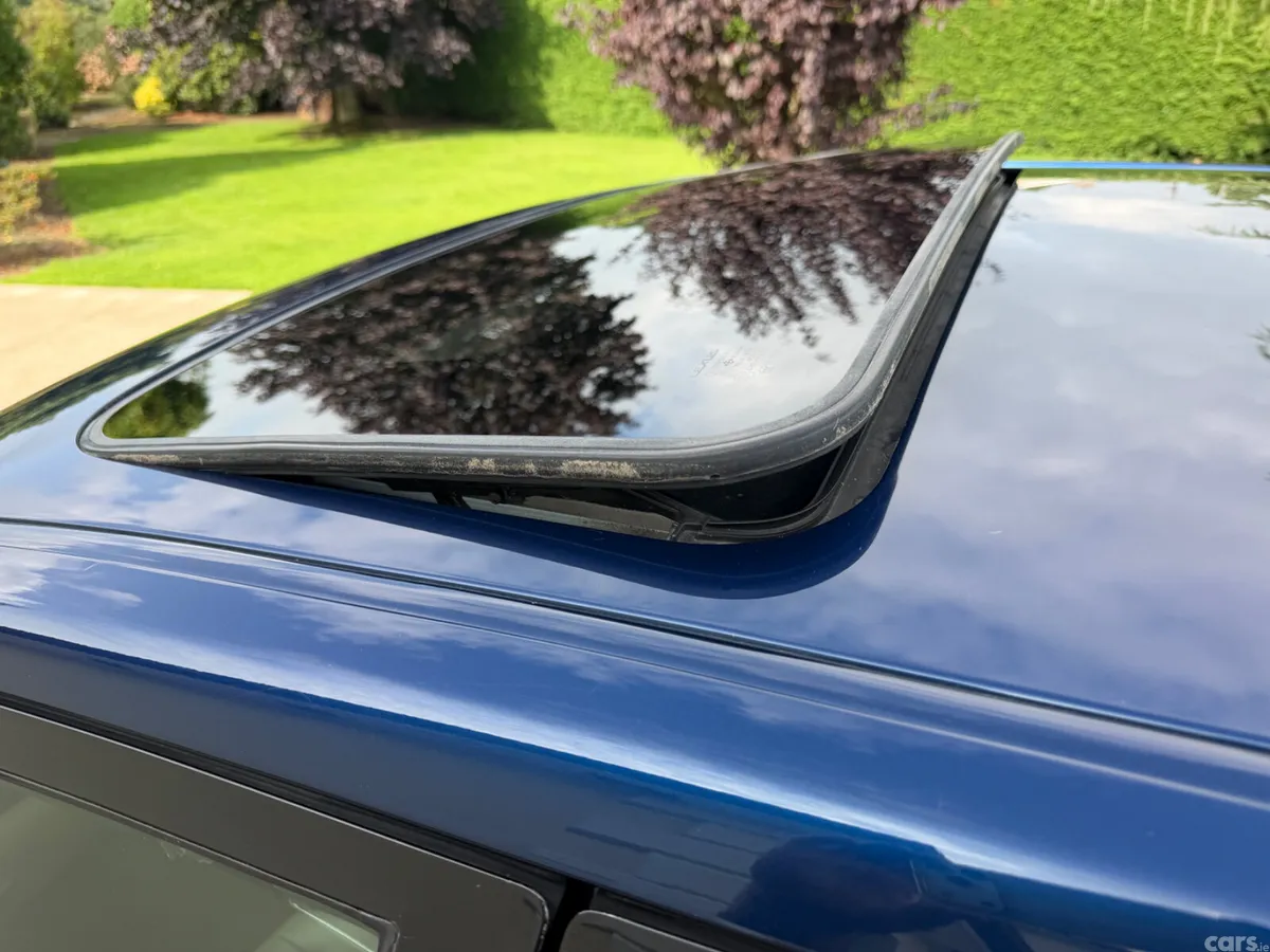 Lexus IS Saloon, Petrol, 2004, Blue